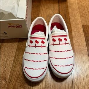 NWT In-N-Out Burger Drink Cup Shoes